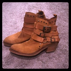 Sixty seven boots. Only worn once!